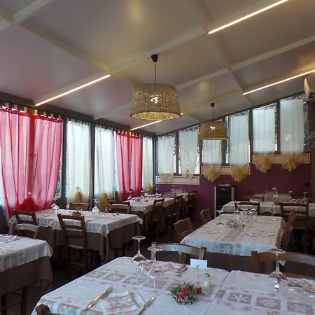 Hotel La Vecchia Scuola *